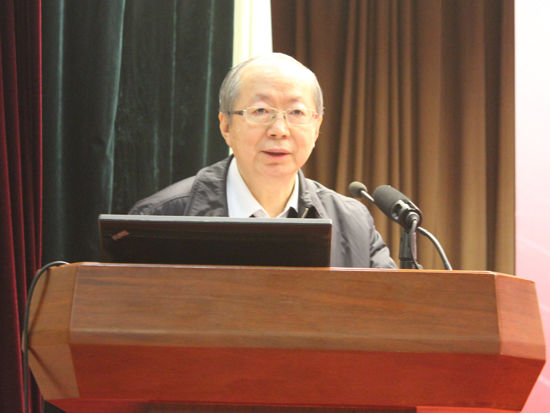 中國經濟體制改革基金會彭森出席第二屆中國產業改革發展年會并演講                                                            